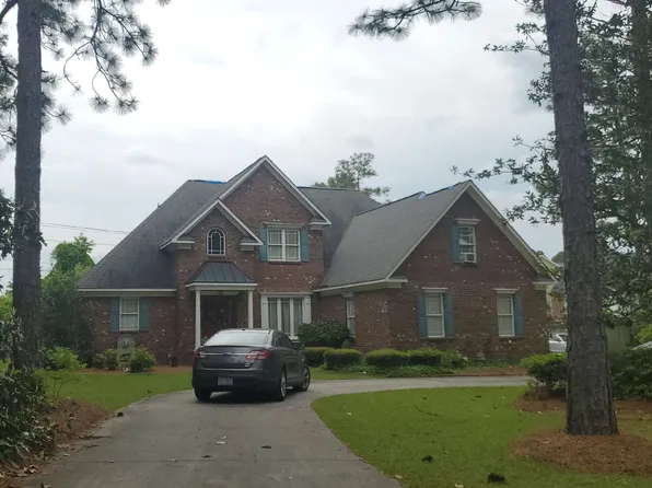 6407 Countryside Dr, Fayetteville, NC 28311