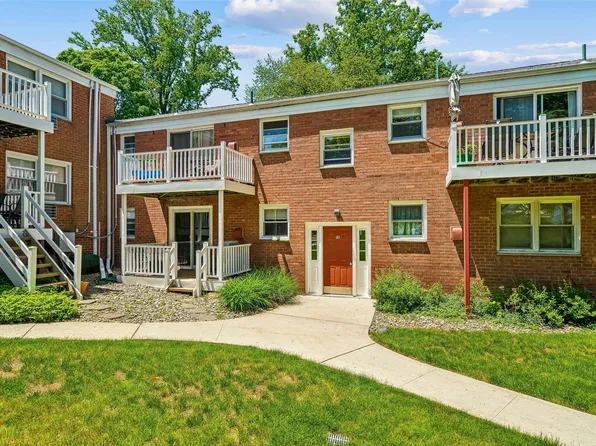 12 Bon Aire Circle #110, Suffern, NY 10901