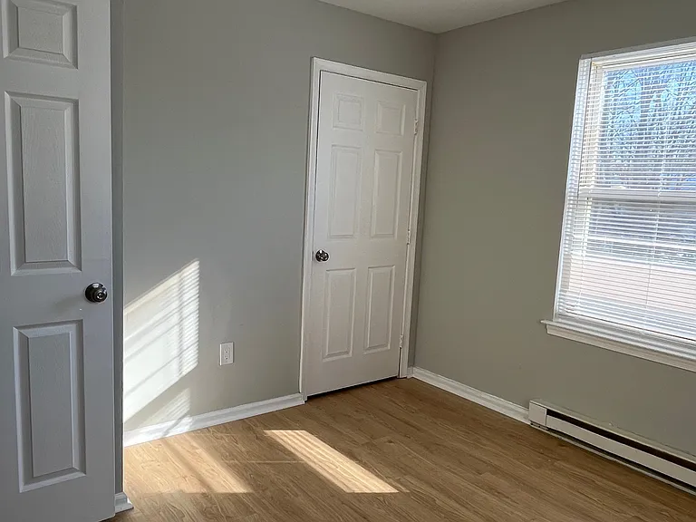 50 Hampshire Rd — Photo 9