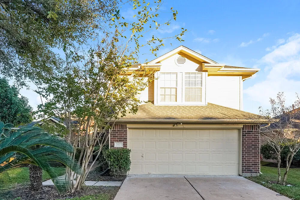 4 bed, 2.5 bath, 1685 sqft, $2,285 — Photo 1