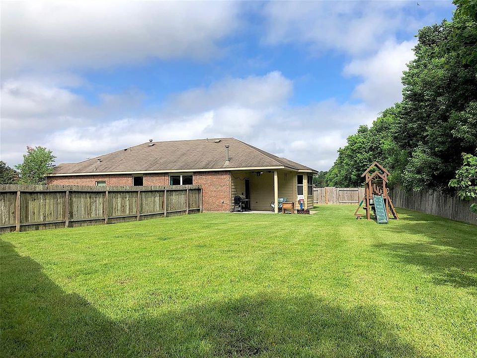 1st image of 18939 Deer Trace Dr