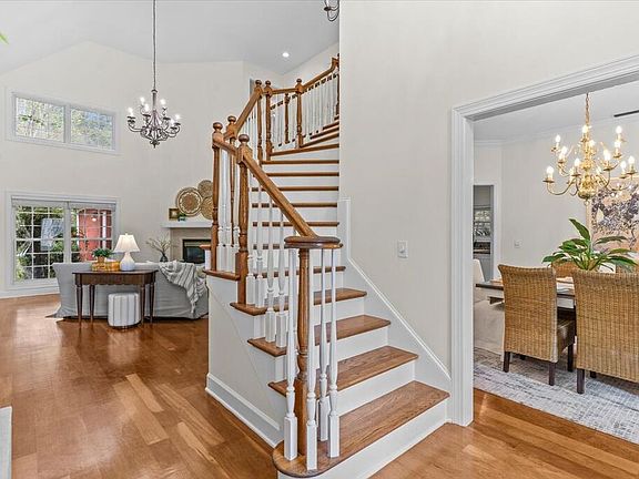 3rd image of 109 Telford Pl