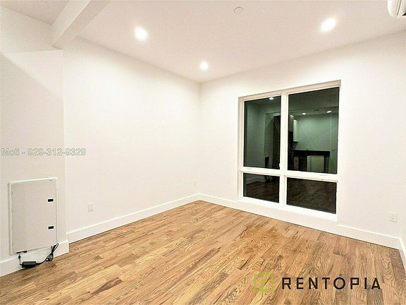 3rd image of 61 Montrose Ave #2H