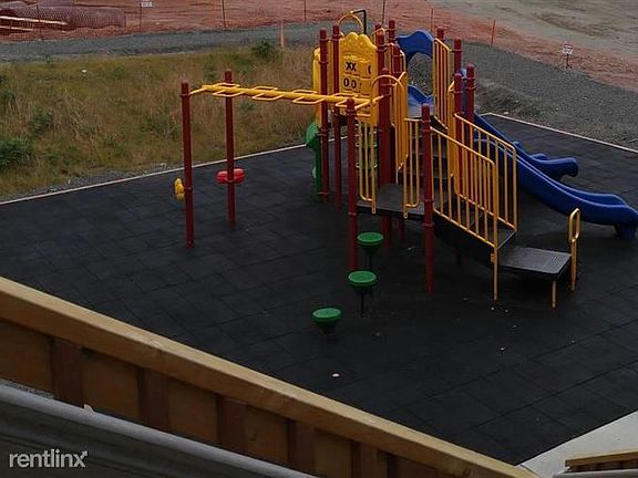 Playground_at_Terraces_at_Lawson_Creek