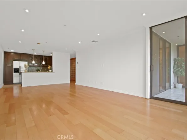 121 S Hope St APT 318, Los Angeles, CA 90012