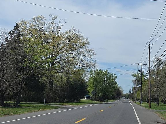 4th image of 240 Church Rd