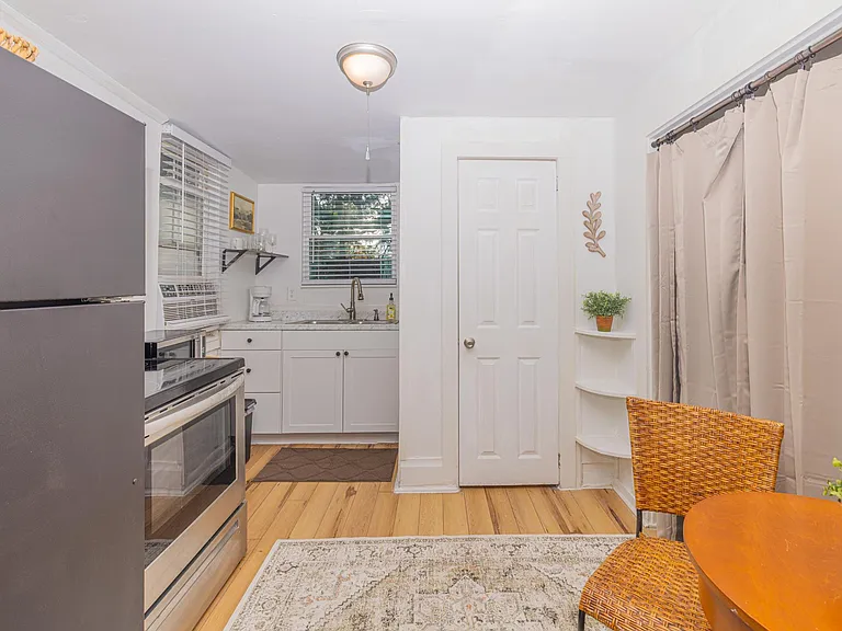 1131 Leesville St #E — Photo 6