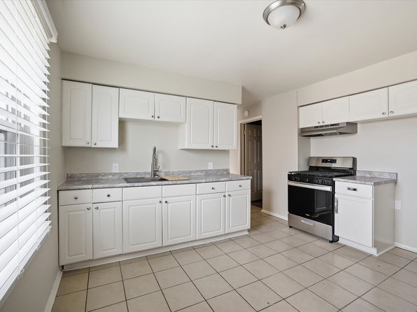 101 W Meinecke Ave #105