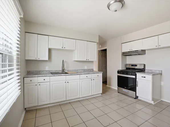 101 W Meinecke Ave #105, Milwaukee, WI 53212