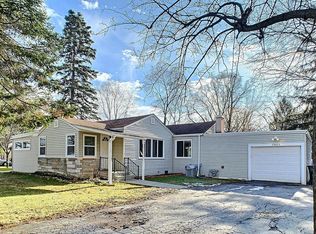7605 E Sunset Dr, Wonder Lake, IL 60097