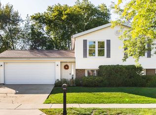 2034 Baldwin Ct, Glendale Heights, IL 60139
