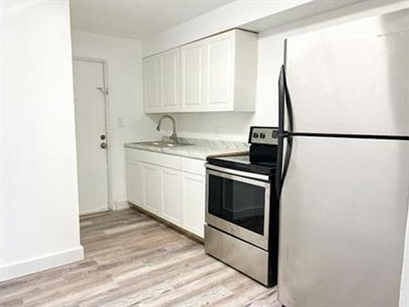 3rd image of 2935 Eccleston St #18