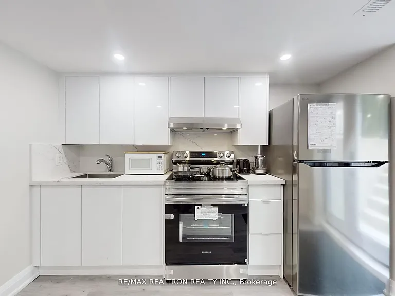 418 Marybay Cres #LOWER — Photo 11