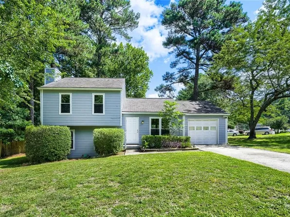 2635 Meadow Bend Ct, Duluth, GA 30096