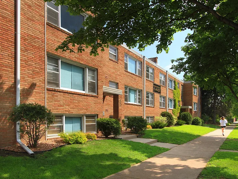 Snelling Avenue Apartments — Photo 39