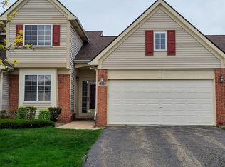 497 Lilly View Ct, Howell, MI 48843