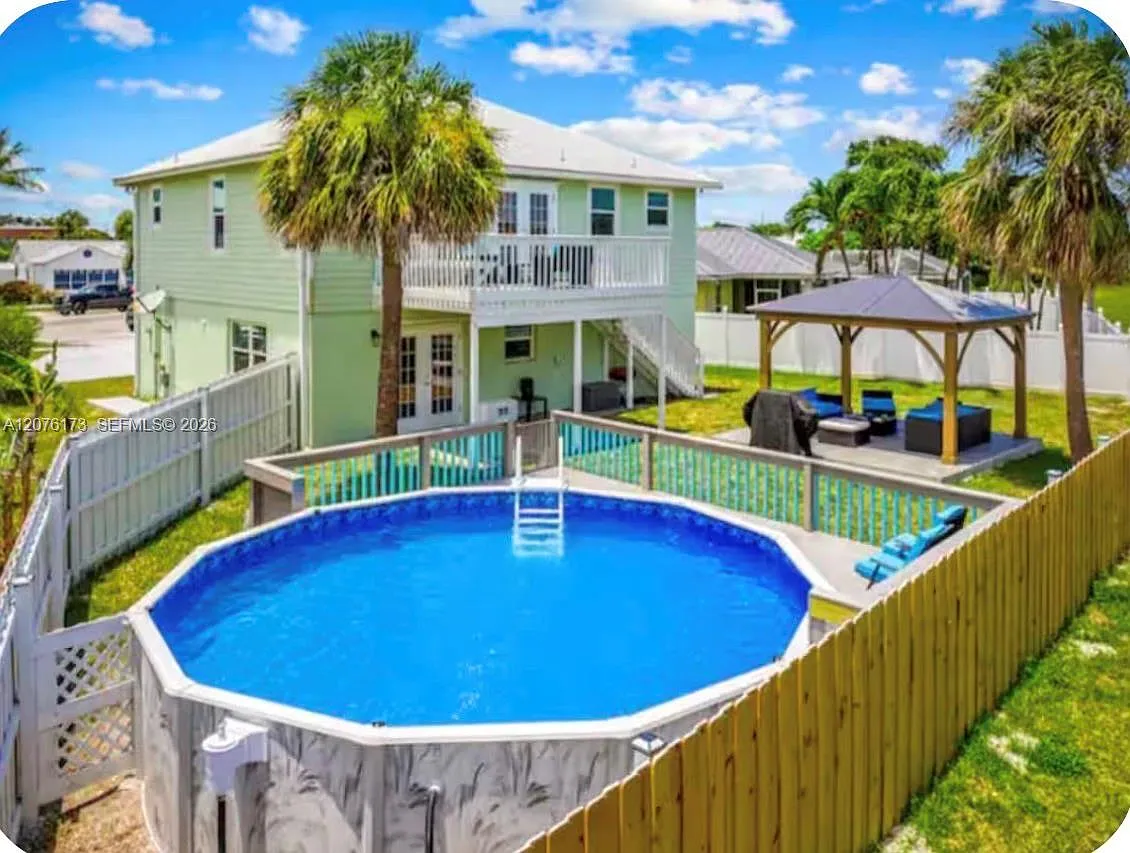 Beachcomber Phase Ii — Photo 1