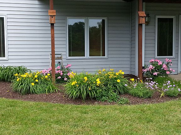 Lower Level Lake Side