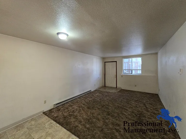 305 S 12th St W #F — Photo 2