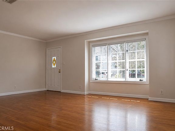 4th image of 2000 Harkness St
