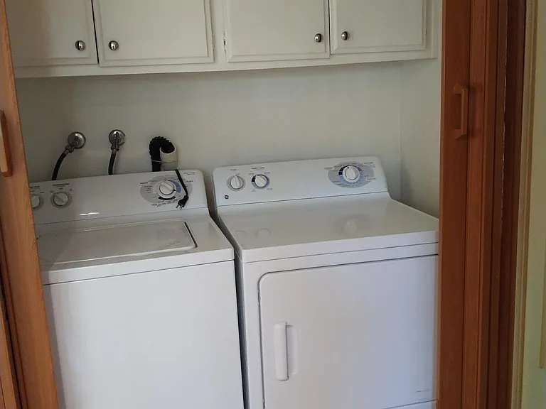Washer dryer in unit