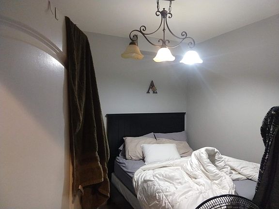 3rd image of 3655 W Belle Plaine Ave