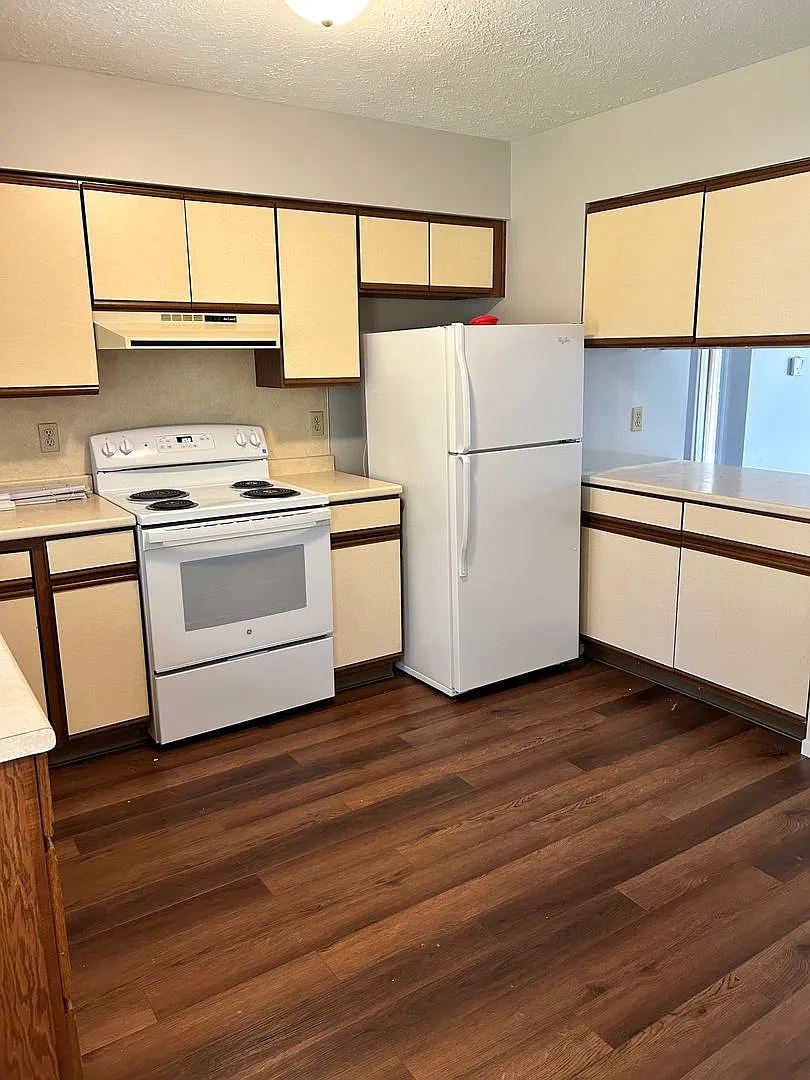 Two bedroom apartment — Photo 2