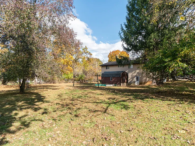 1226 Stones Crossing Rd — Photo 4