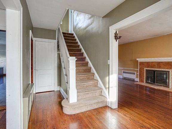 4th image of 46 Princeton Ave