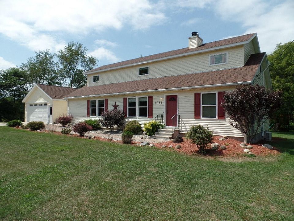 1st image of 1492 Lakeshore Dr