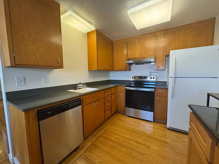 1821 Ogden Dr #12 — Photo 6