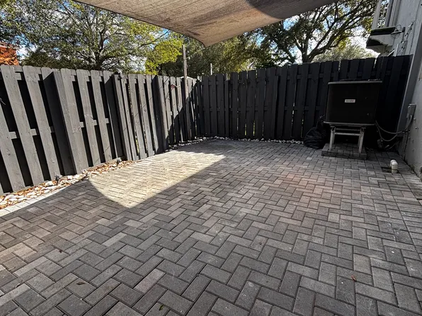 5200 NW 109th Ave APT 105, Doral, FL 33178
