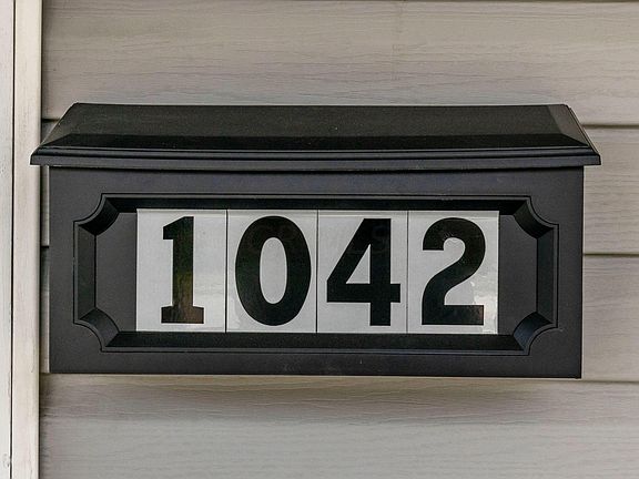5th image of 1042 S Broad St