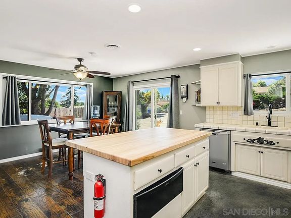 2nd image of 1506 Renwick Ln