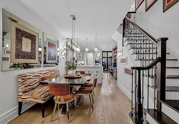 4th image of 249 W 99th St