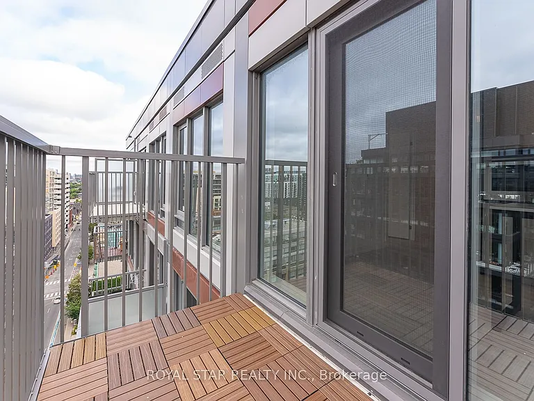 2 Augusta Ave #Penthouse 04 — Photo 34