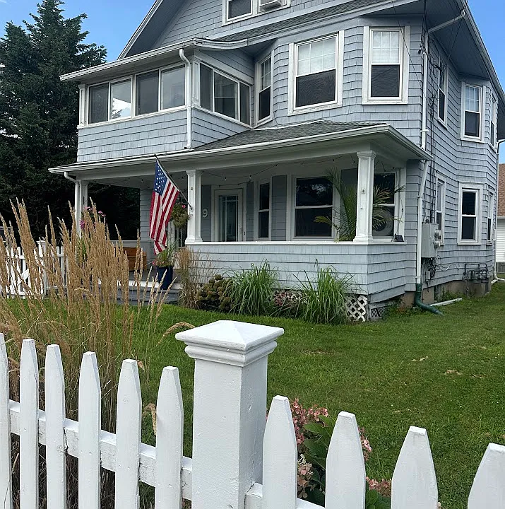 9 Cove Ave #2