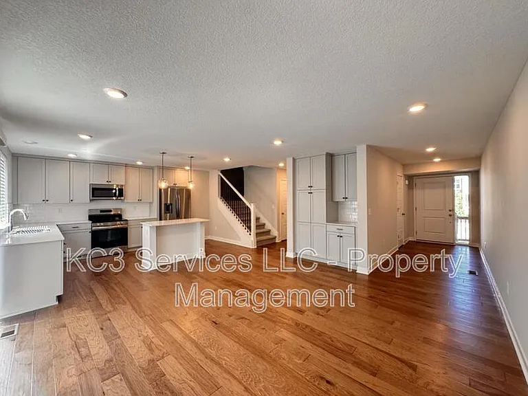 3716 SW Maryville Pl — Photo 4