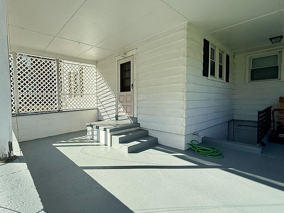 4th image of 225 E 2nd Ave