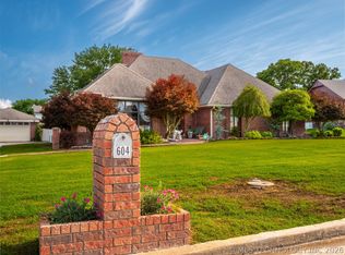 604 Nelson Ln, McAlester, OK 74501