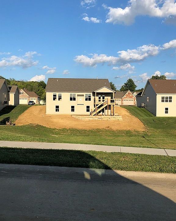 2nd image of 411 Cottage Grove Dr