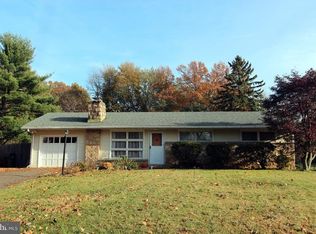 16 Lantern Ln, Lansdale, PA 19446