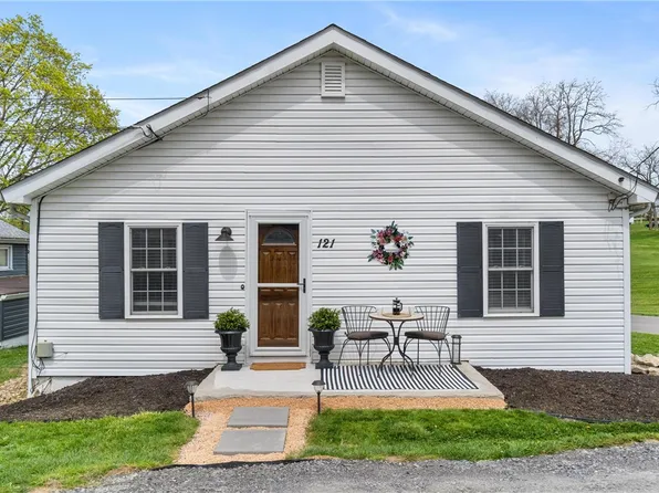 121 Cedar Ln W, Bairdford, PA 15006