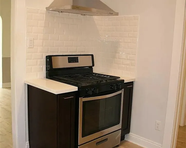 8001 Blackburn Ave #1/2 — Photo 5