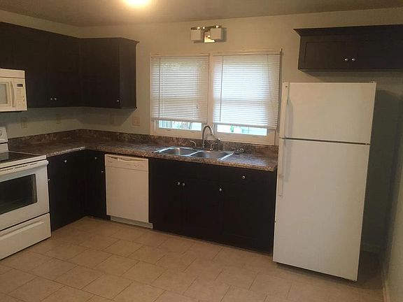 3rd image of 410 19th St E