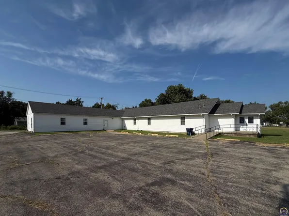 835 Lakin St, Osage City, KS 66523