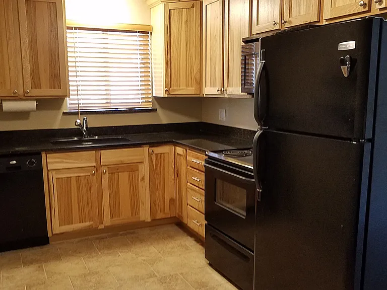 515 E 6th Ave #6 — Photo 9