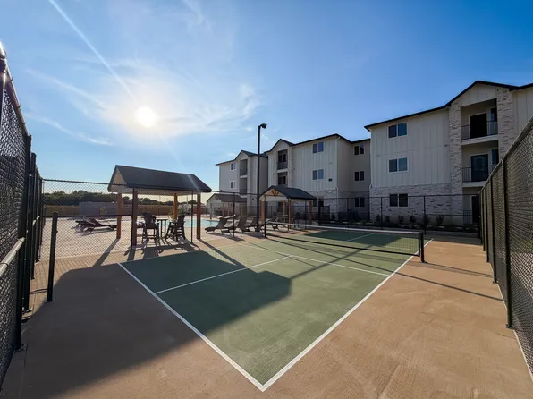 Beyond The Bend Apartments