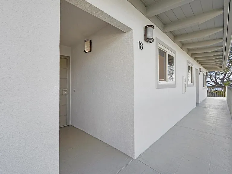 640 W Solana Cir W #18 — Photo 2