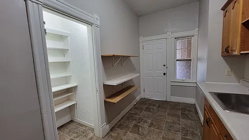 Vibrant Studio & 1-Bedroom Apartments in the Sought-After Whittier Neighborhood Photo 1